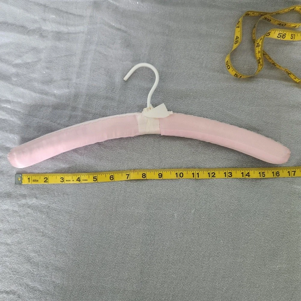 Set of 2 Vintage Style Padded Hangers Lavender Crochet &‎ Pink Satin Lace padded